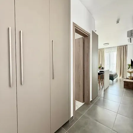Stay And Chill -Luxury Studio In Kato Paphos Exterior photo